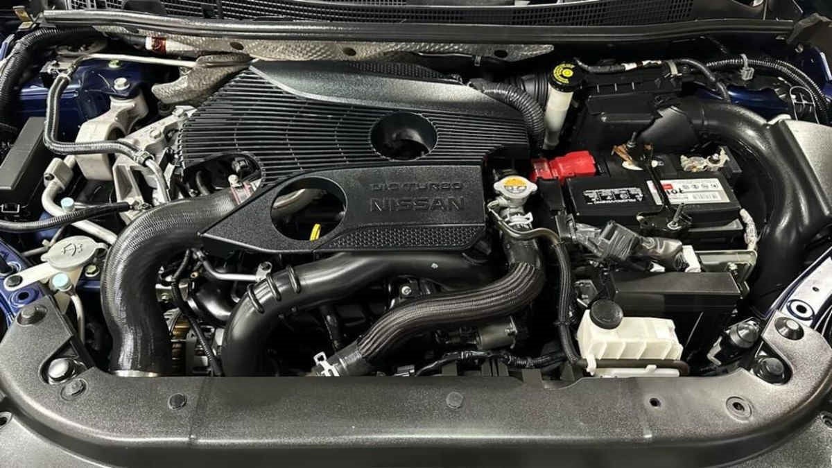 2017 Nissan Sentra SR TURBO L4 1.6T 188 CP 4 PUERTAS STD PIEL BA AA QC