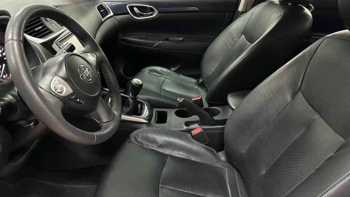 2017 Nissan Sentra SR TURBO L4 1.6T 188 CP 4 PUERTAS STD PIEL BA AA QC