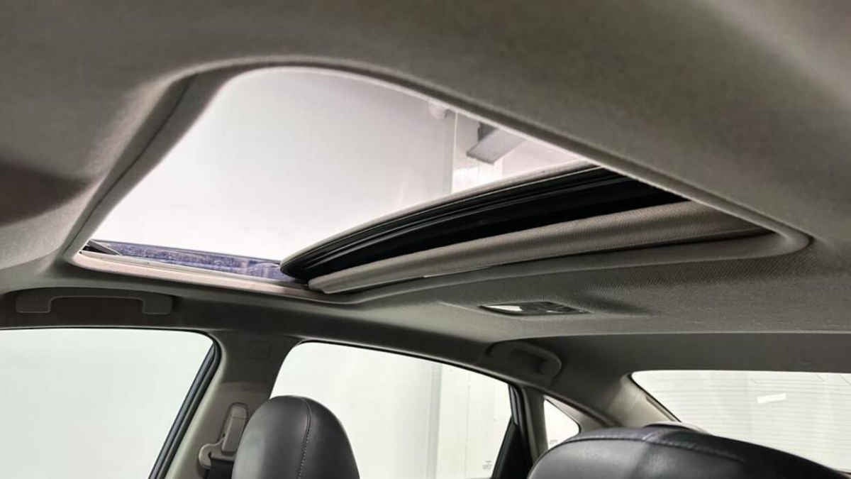 2017 Nissan Sentra SR TURBO L4 1.6T 188 CP 4 PUERTAS STD PIEL BA AA QC