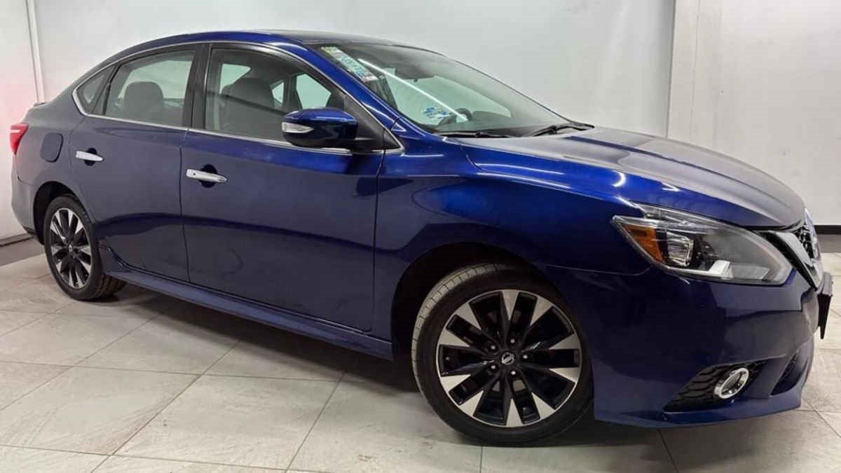 2017 Nissan Sentra SR TURBO L4 1.6T 188 CP 4 PUERTAS STD PIEL BA AA QC