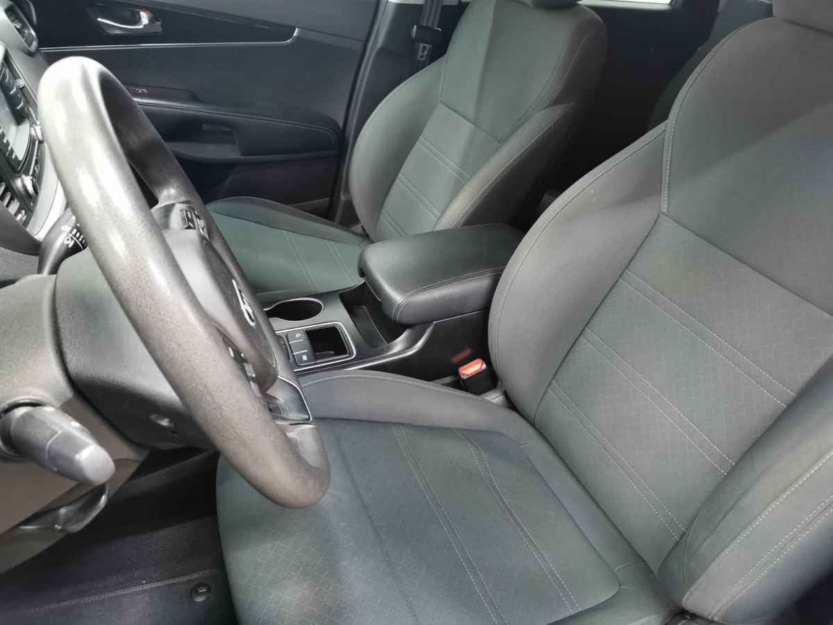 2018 Kia Sorento LX, L4, 2.4L, 185 CP, 5 PUERTAS, AUT, 7 PASAJEROS