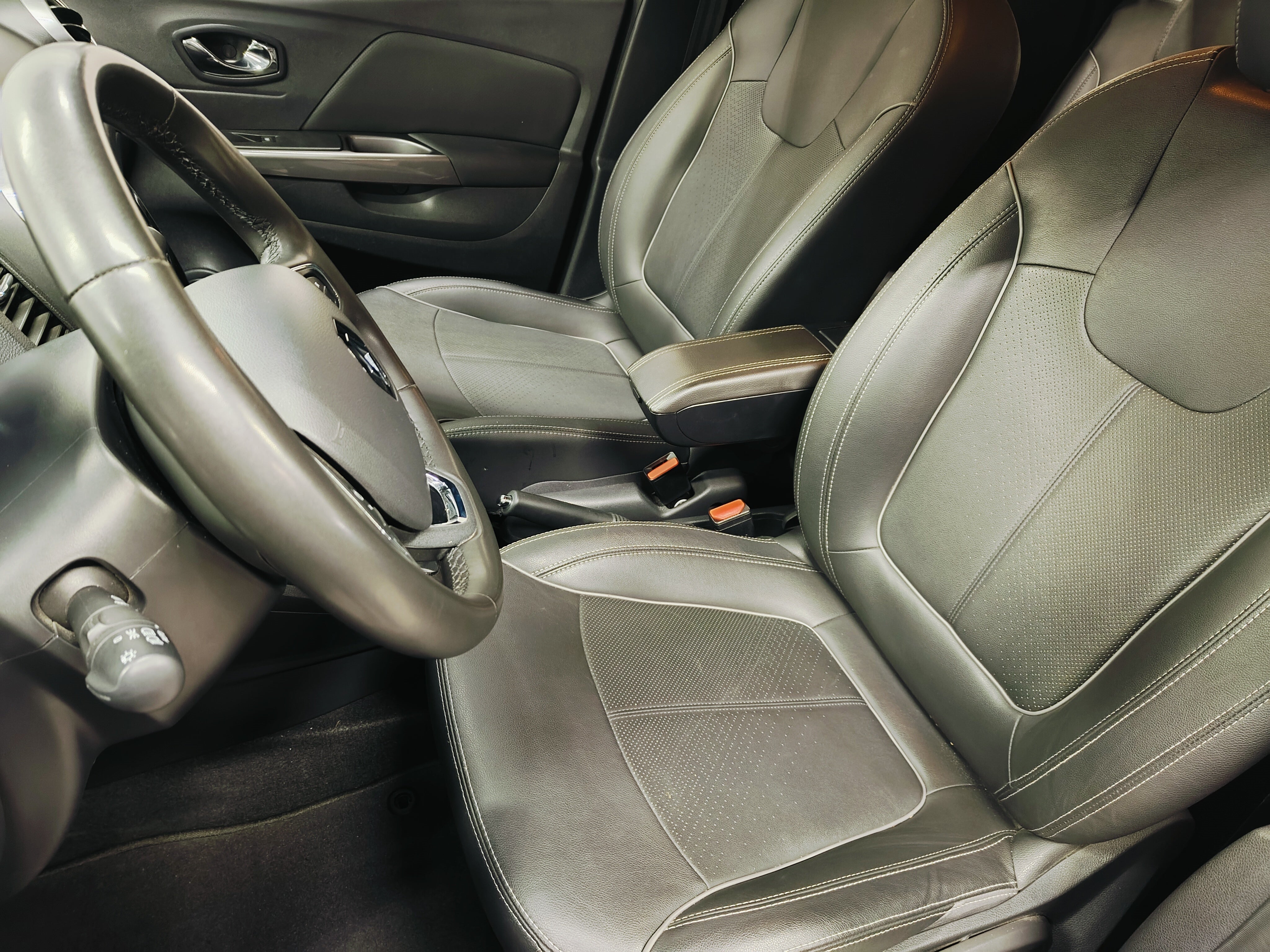 2020 Renault Captur BOSE L4 2.0L 133 CP 5 PUERTAS AUT PIEL BA AA