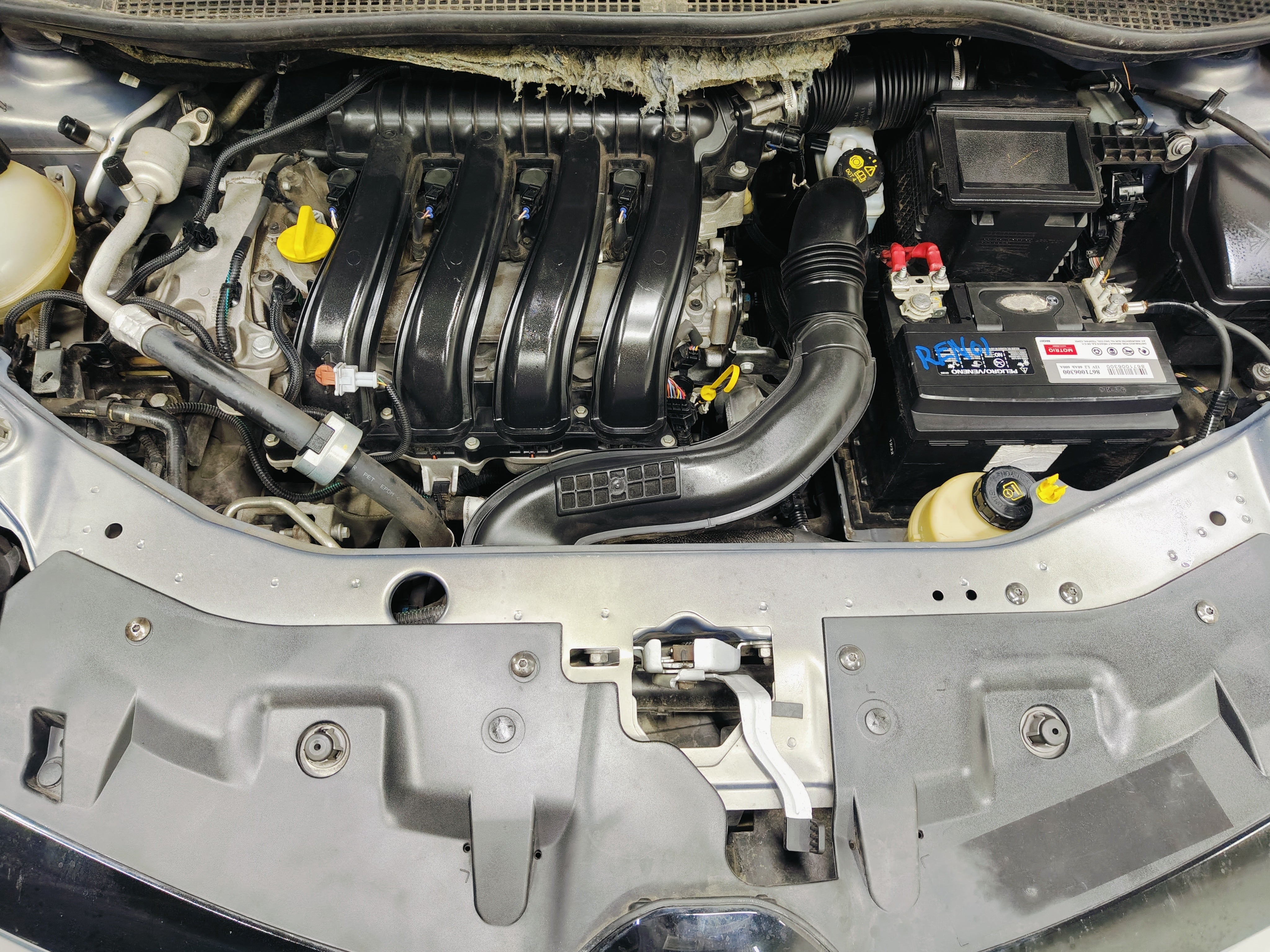 2018 Renault Captur ICONIC L4 2.0L 133 CP 5 PUERTAS AUT PIEL BA AA