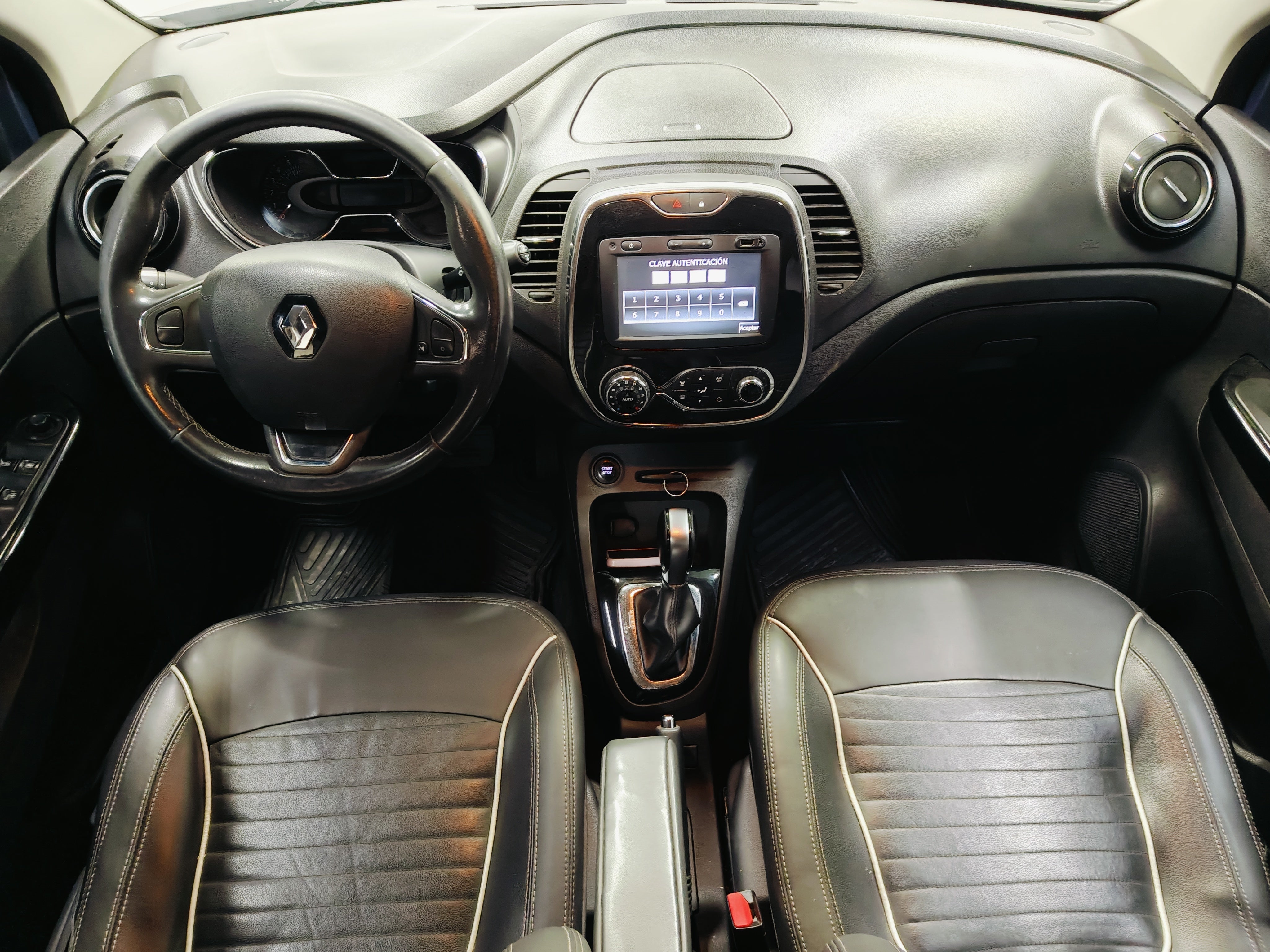 2018 Renault Captur ICONIC L4 2.0L 133 CP 5 PUERTAS AUT PIEL BA AA