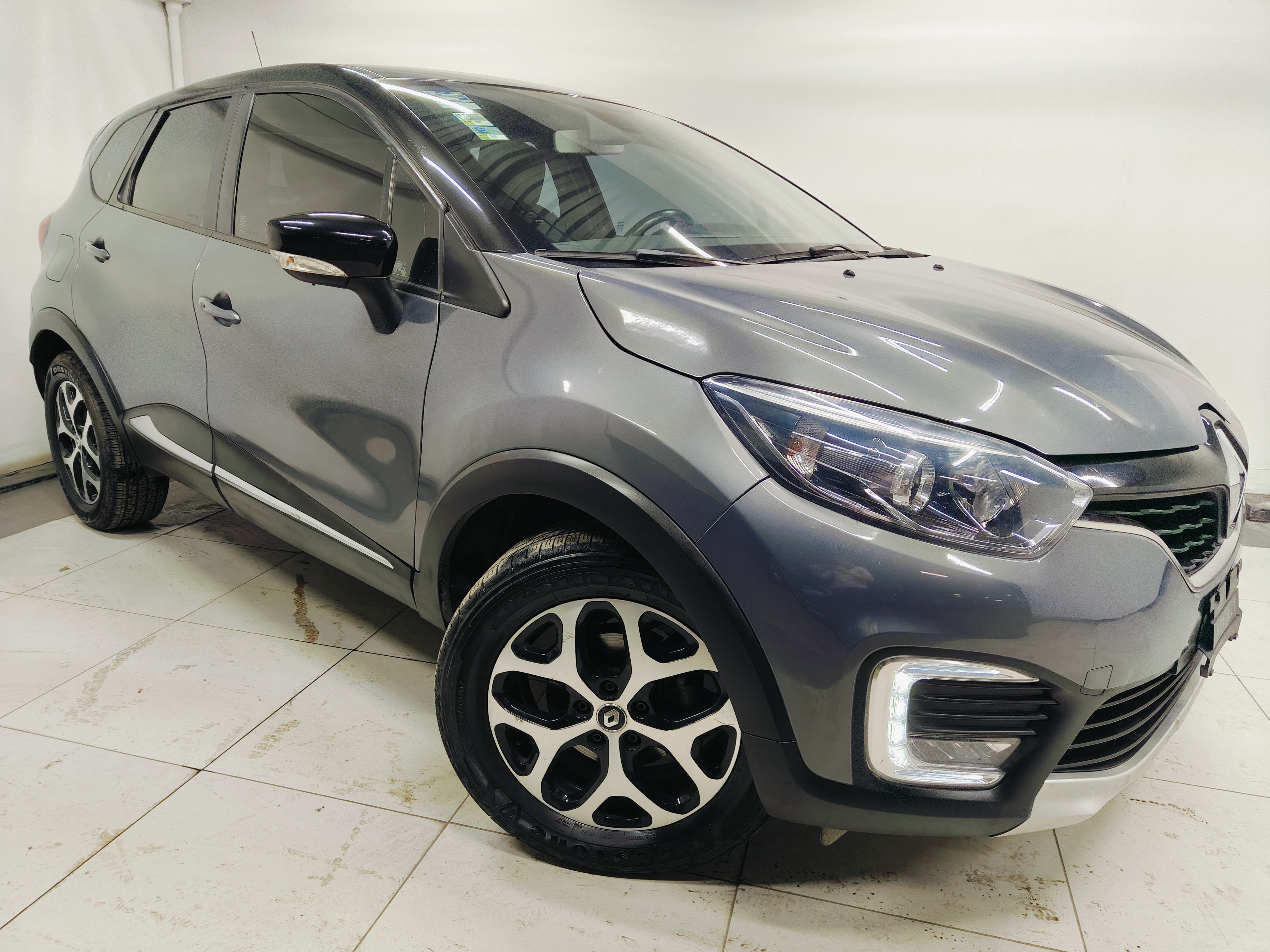 2018 Renault Captur ICONIC L4 2.0L 133 CP 5 PUERTAS AUT PIEL BA AA