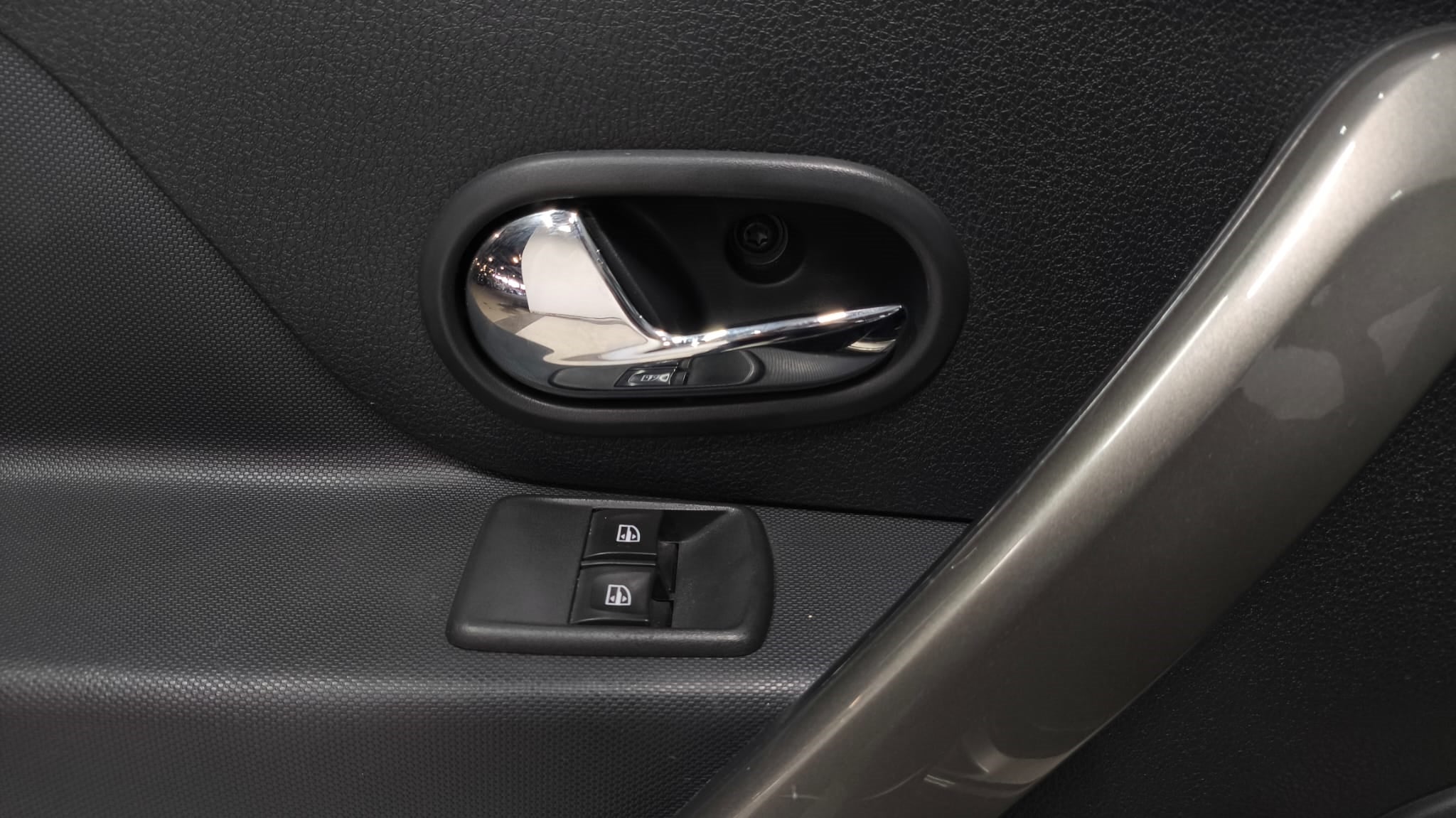 2019 Renault Logan INTENS L4 1.6L 100 CP 4 PUERTAS AUT BA AA