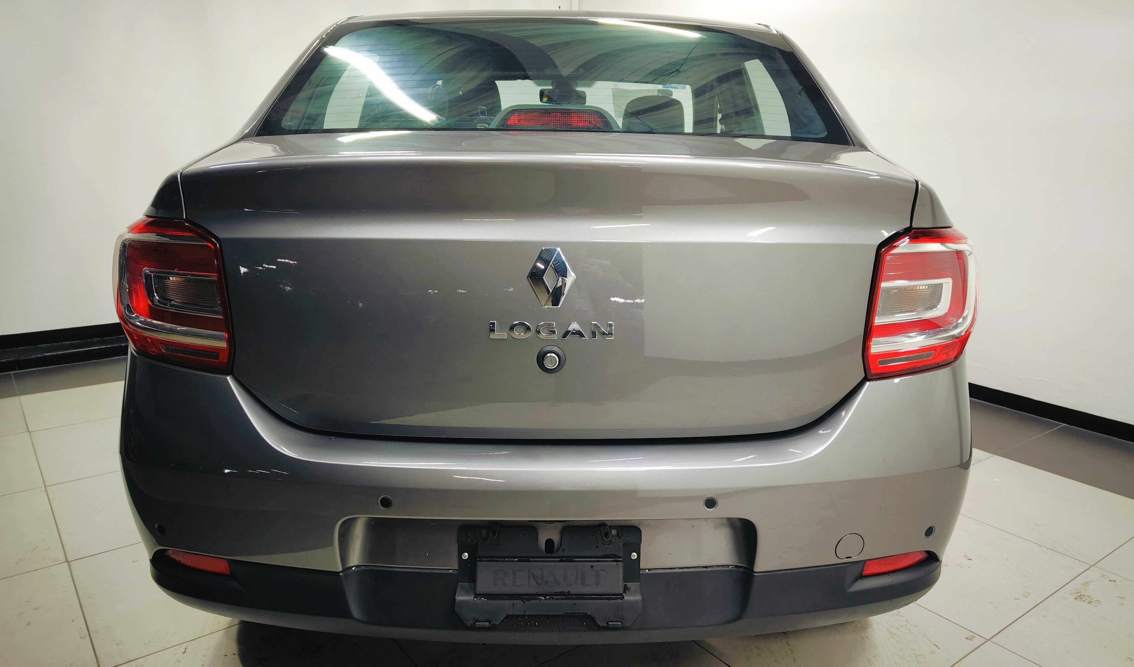 2024 Renault Logan INTENS L4 1.6L 115 CP 4 PUERTAS AUT PIEL