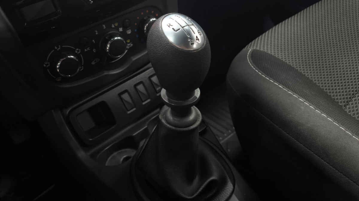 2018 Renault Duster ZEN L4 2.0L 133 CP 5 PUERTAS STD BA AA