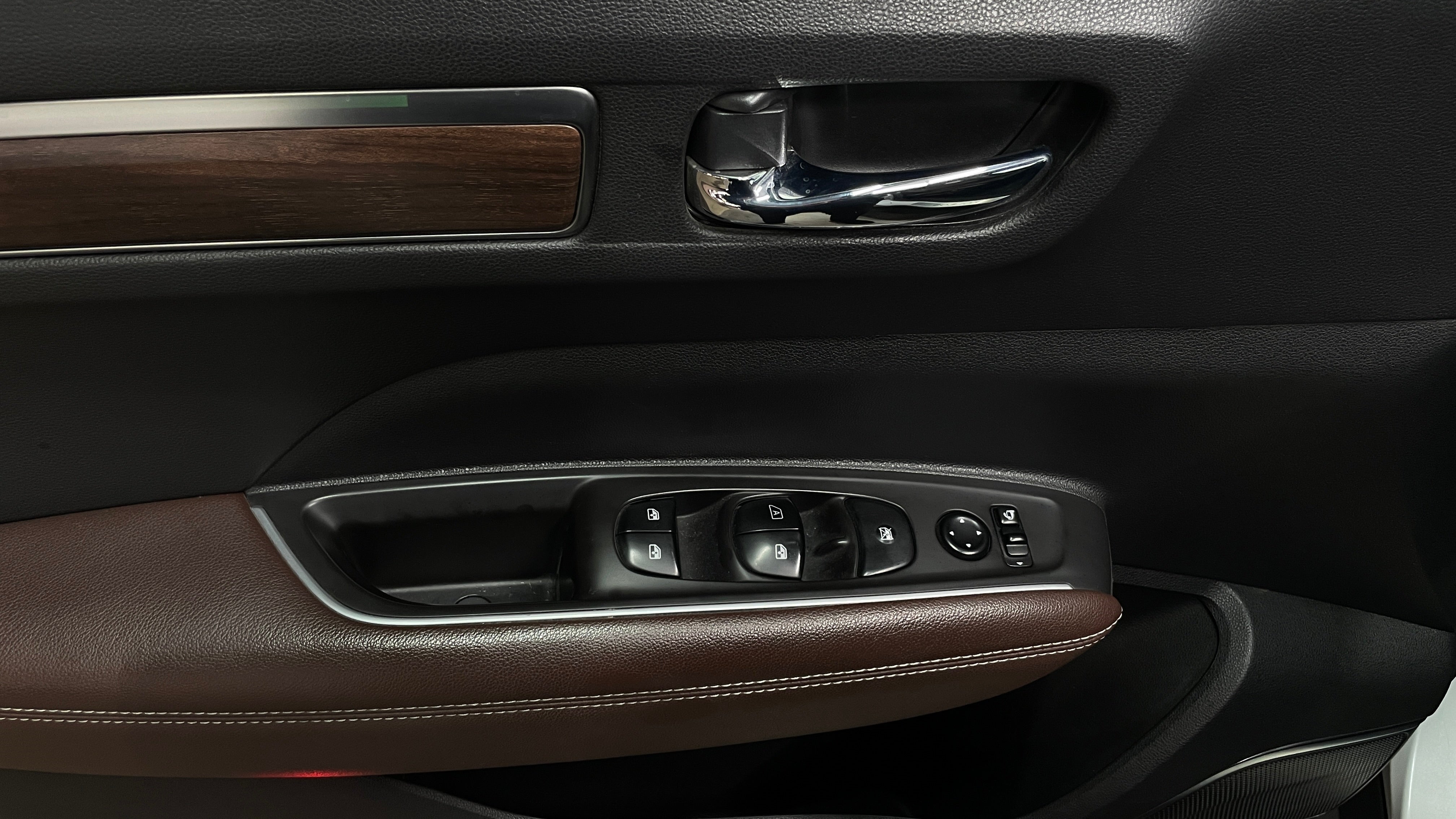 2020 Renault Koleos ICONIC L4 2.5L 171 CP 5 PUERTAS AUT PIEL BA AA QC