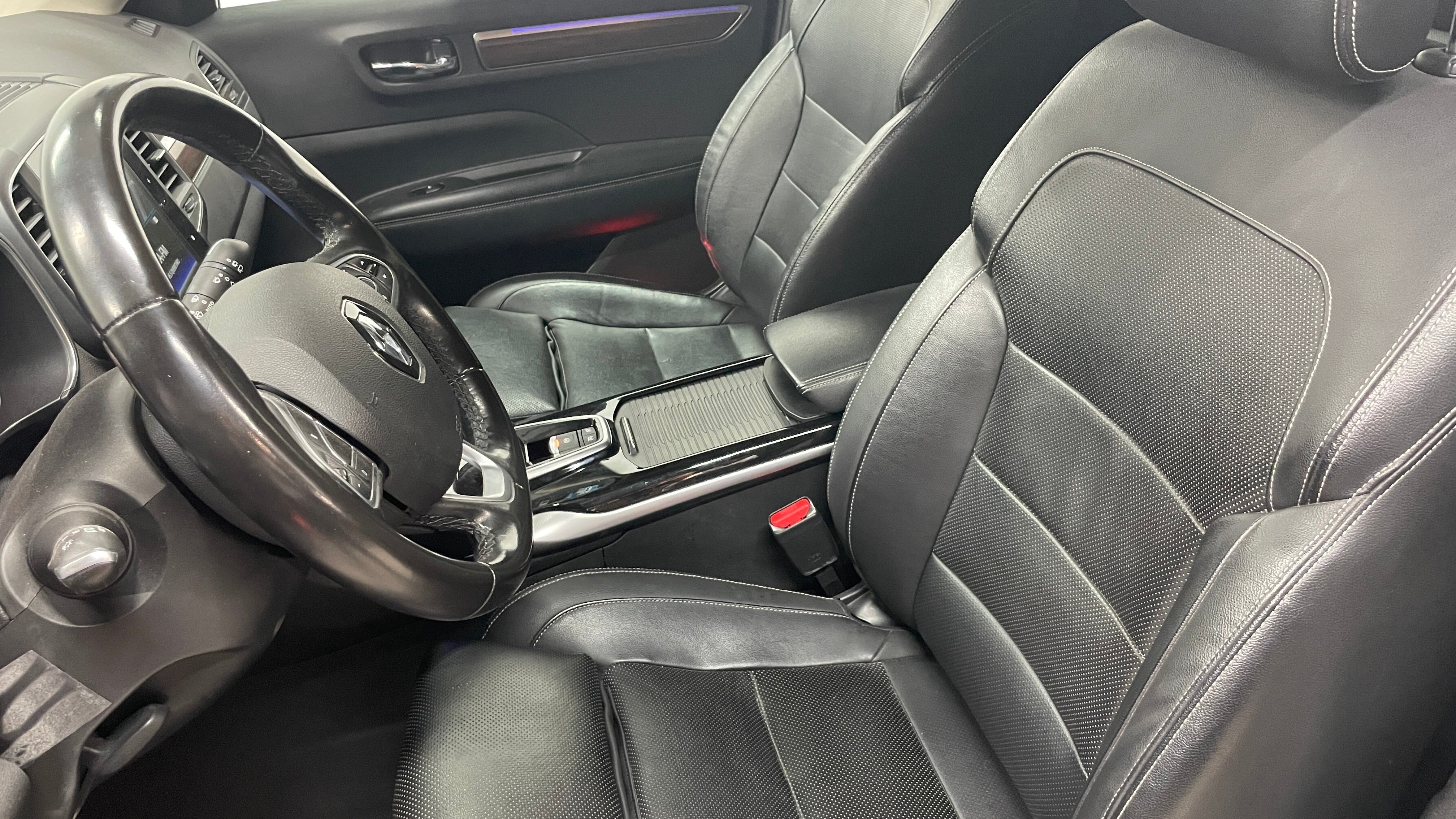 2020 Renault Koleos ICONIC L4 2.5L 171 CP 5 PUERTAS AUT PIEL BA AA QC